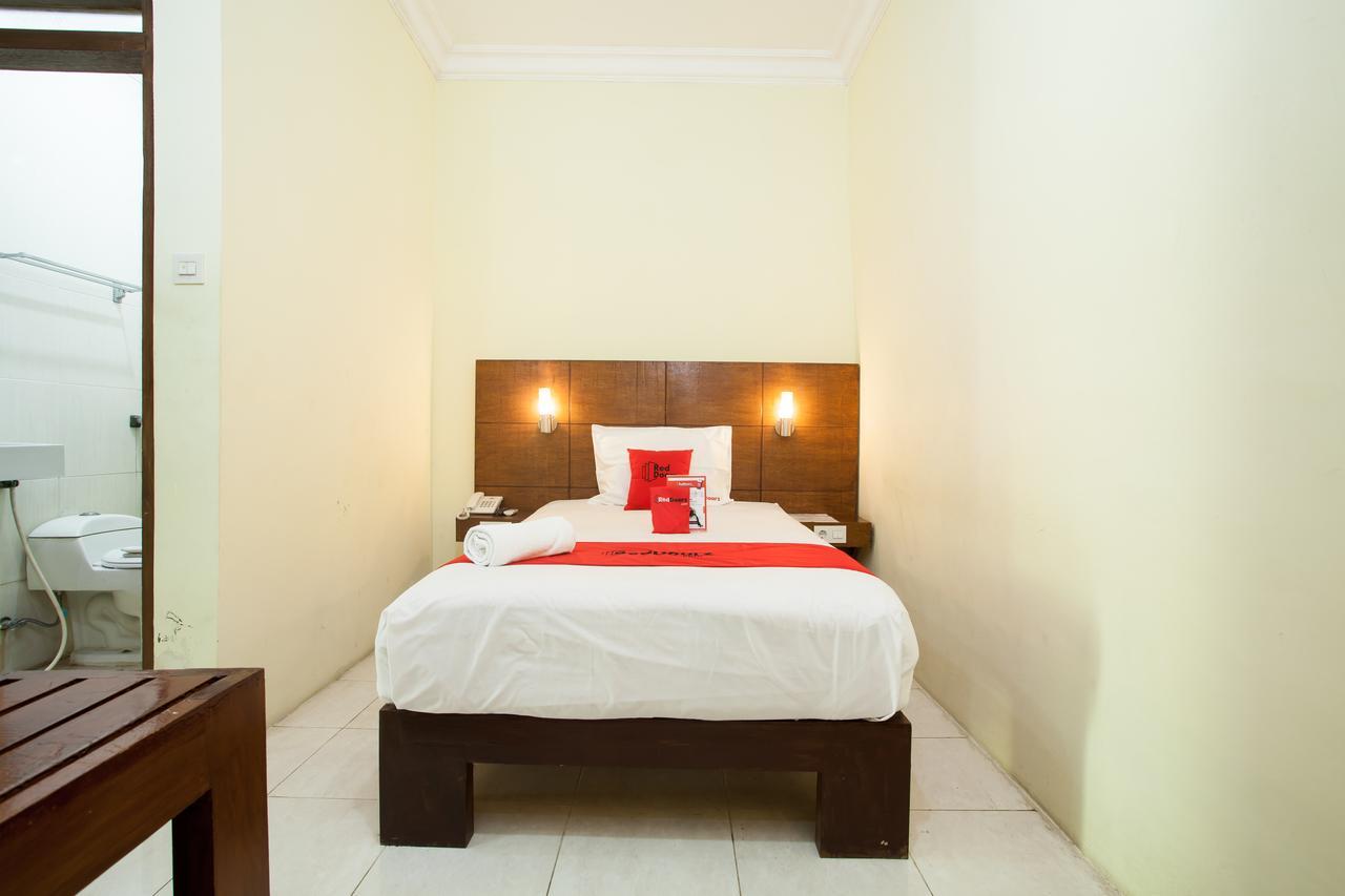 Reddoorz Near Marvel City Mall Wonotjolo Esterno foto