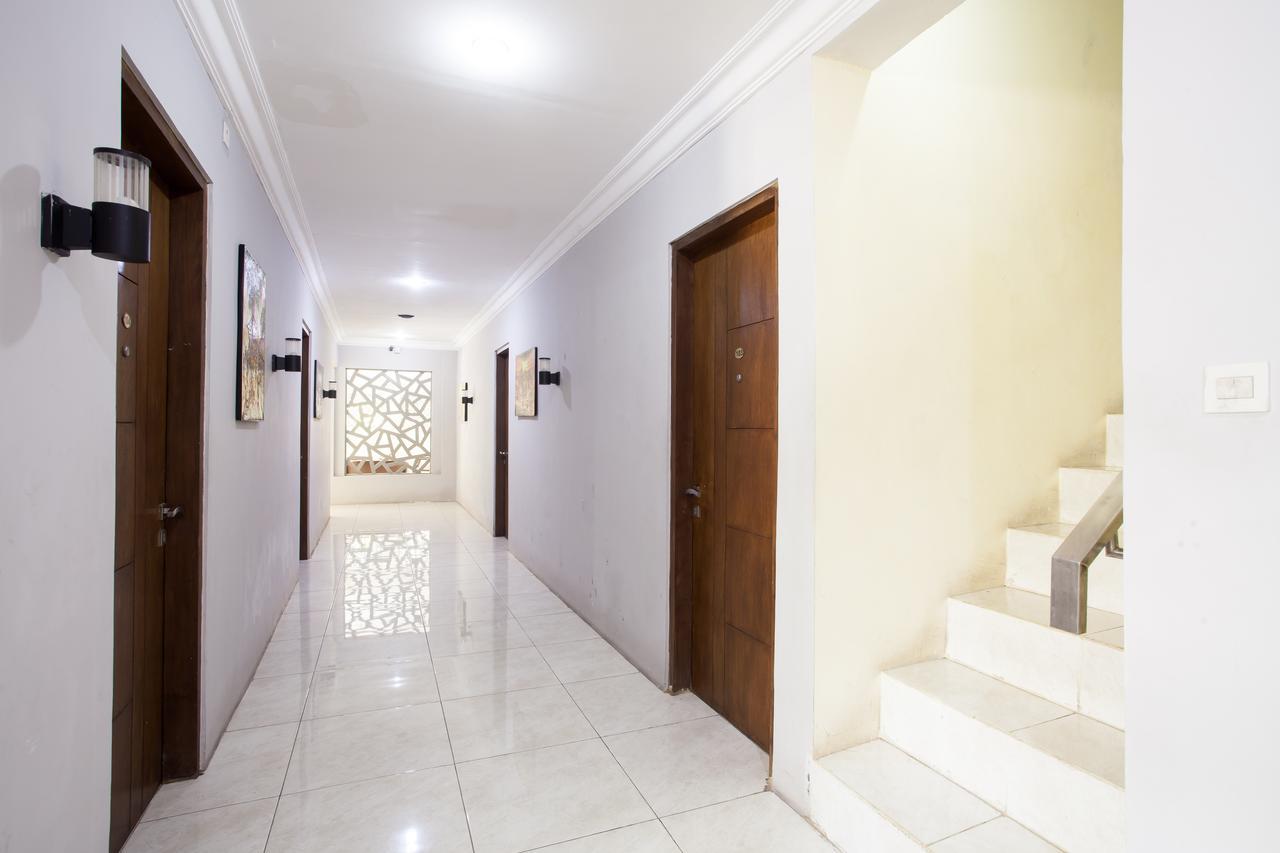 Reddoorz Near Marvel City Mall Wonotjolo Esterno foto